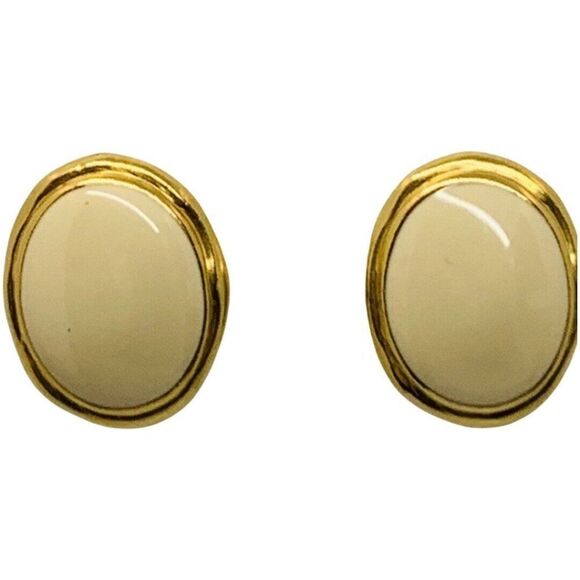 Vintage Trifari Cream Off White Enamel Oval Gold Tone Button Pierced Earrings - Picture 1 of 8